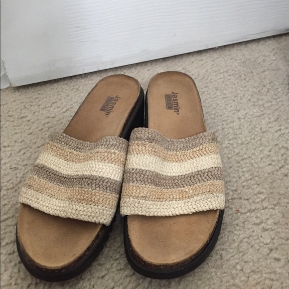 Sandals - Picture 3 of 4